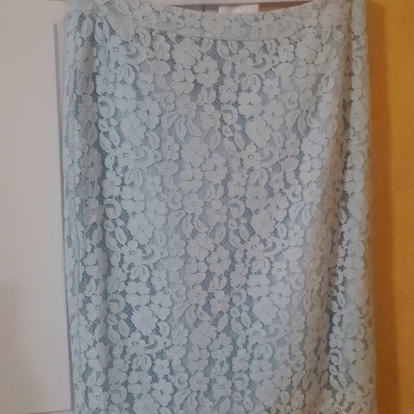 Lace suite - Picture 3 of 4